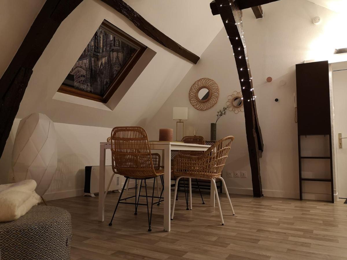 Logement Cosy Renove Au Pied De La Cathedrale Avec Climatisation Reims Dış mekan fotoğraf